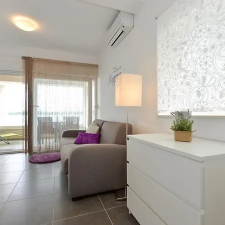 Lovely In Dalmatia Apartamento Murter
